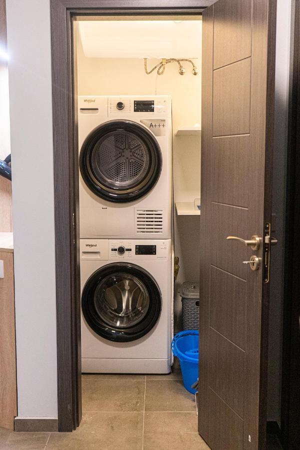Fancy Big Apartment In The Heart Of София Екстериор снимка