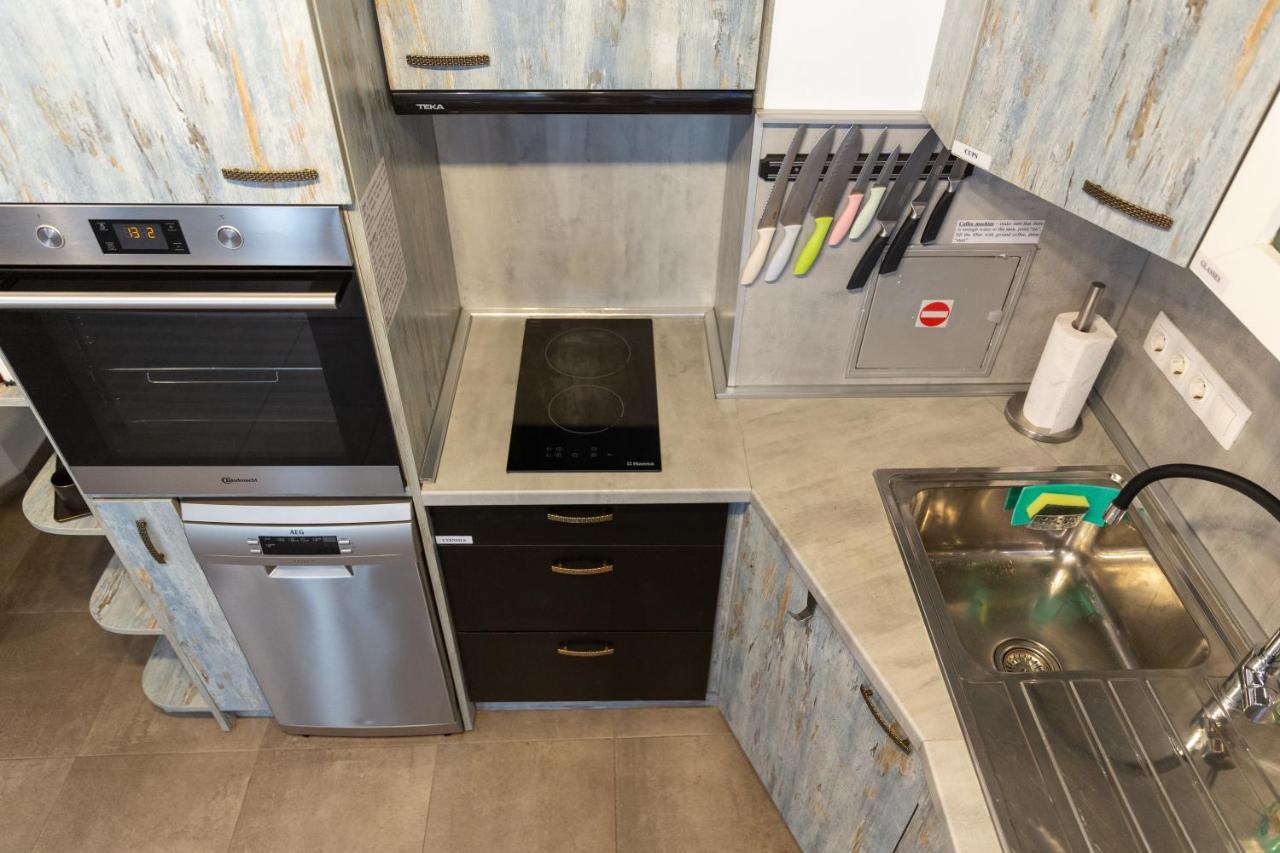 Fancy Big Apartment In The Heart Of София Екстериор снимка