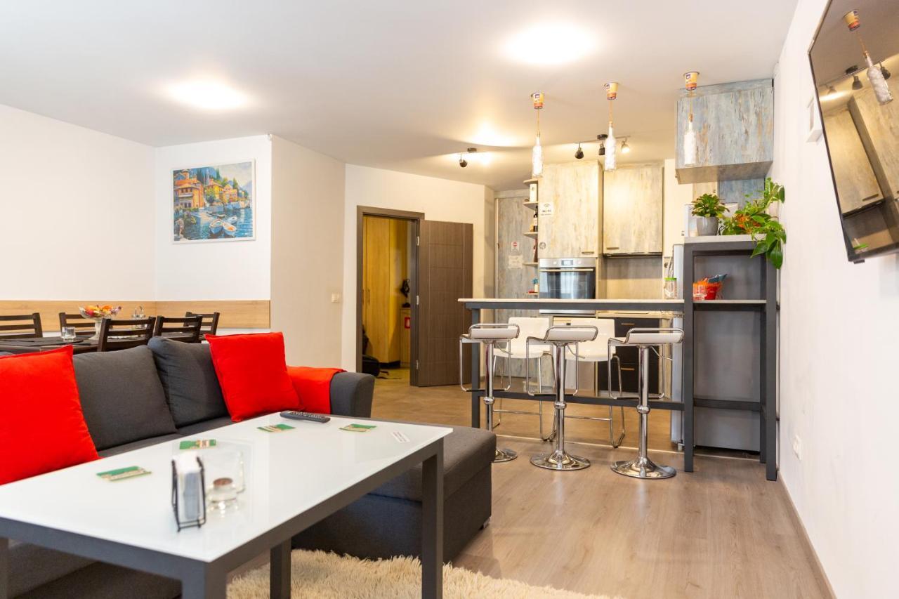 Fancy Big Apartment In The Heart Of София Екстериор снимка
